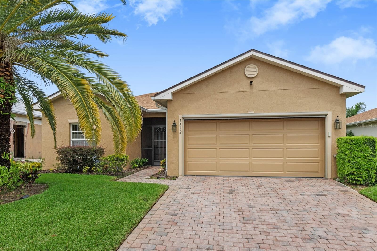 Property Photo:  4432 Waterford Drive  FL 33859 