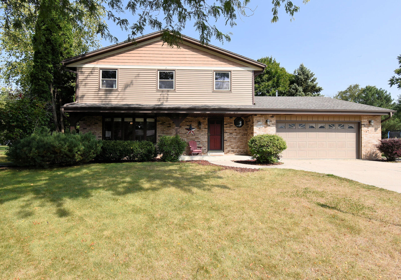 Property Photo: S104w20854 Cindy Dr WI 53150