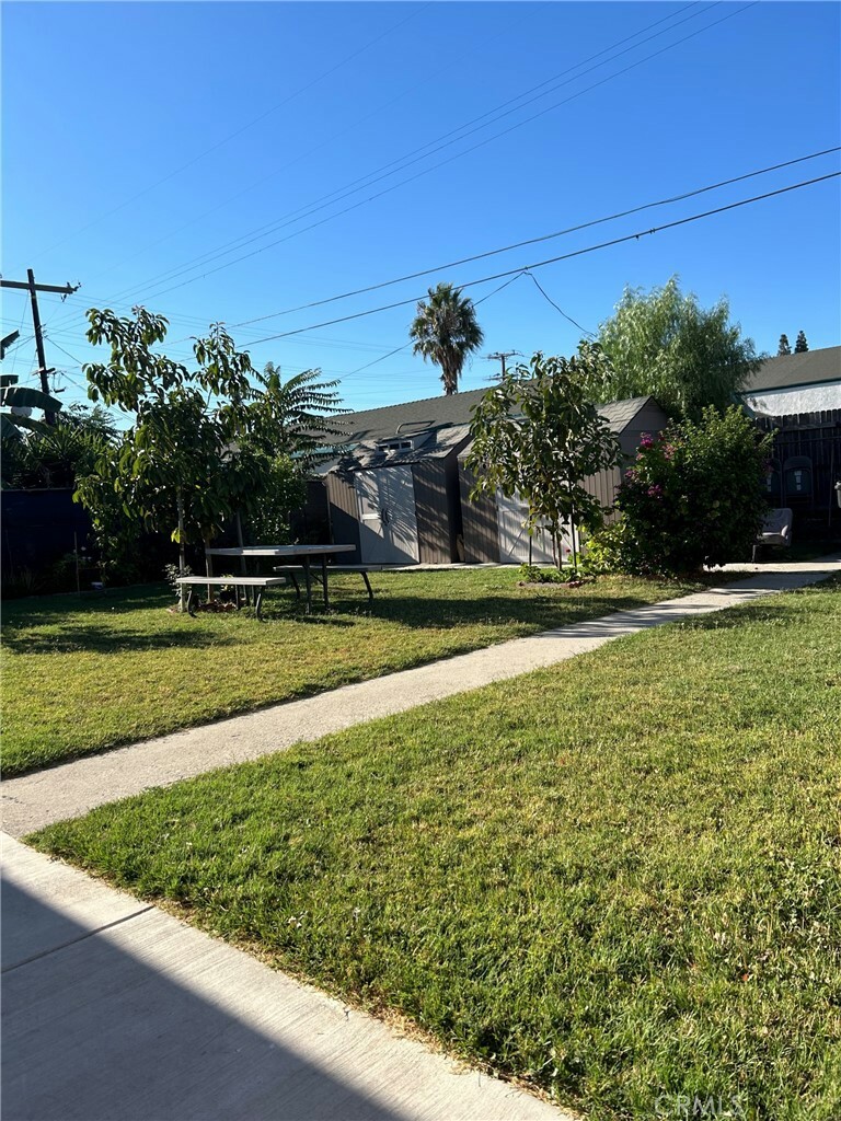 Property Photo:  749 W 131st Street  CA 90222 