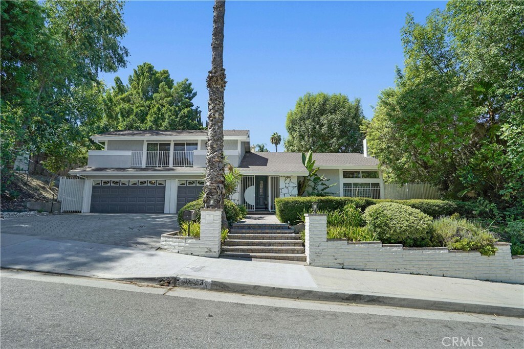 4623 Winnetka Avenue  Woodland Hills CA 91364 photo