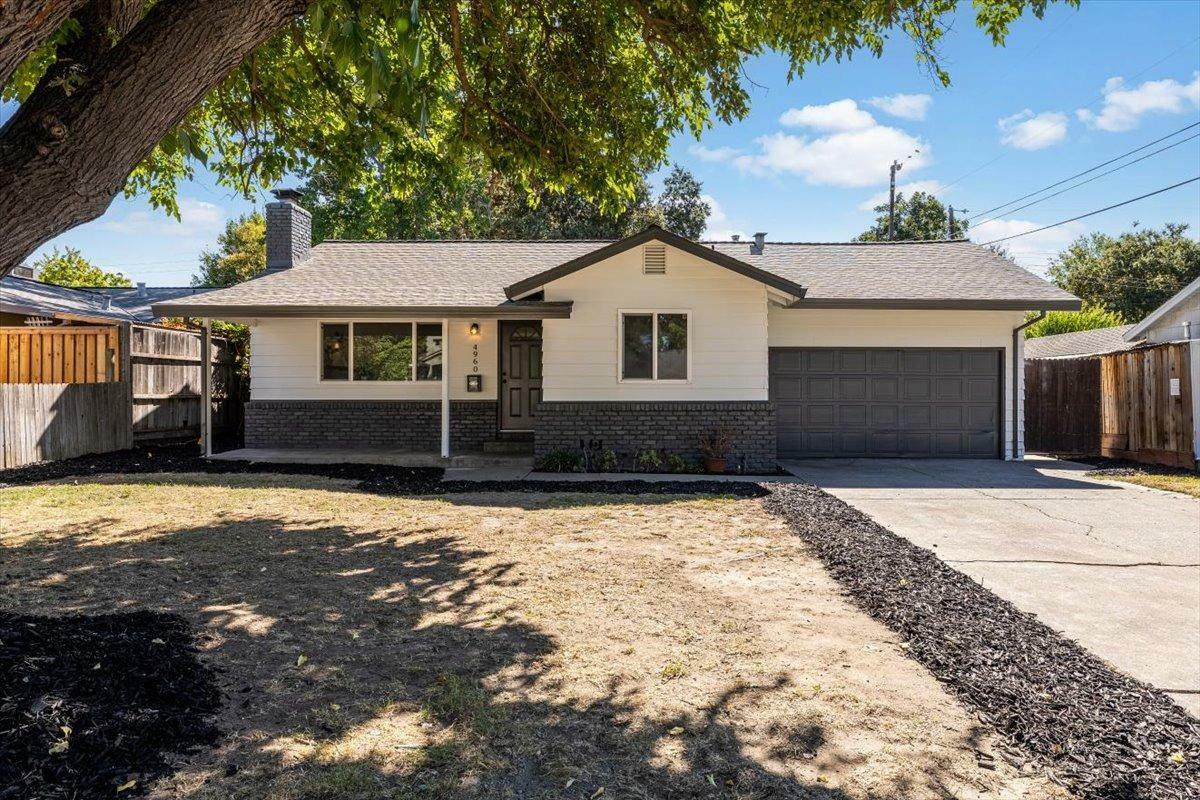 Property Photo:  4960 Heatherdale Lane  CA 95608 