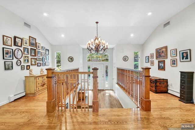 Property Photo:  19 Twin Hills Drive  NJ 07005 