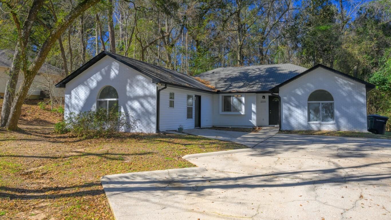 Property Photo:  2224 Yaupon Drive  FL 32303 