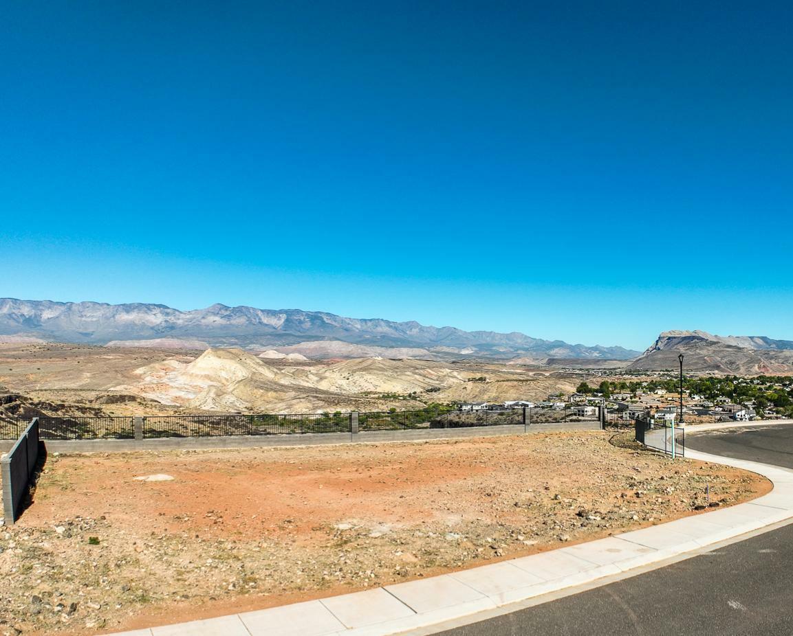 Property Photo:  1171 N Florence Cir  UT 84737 