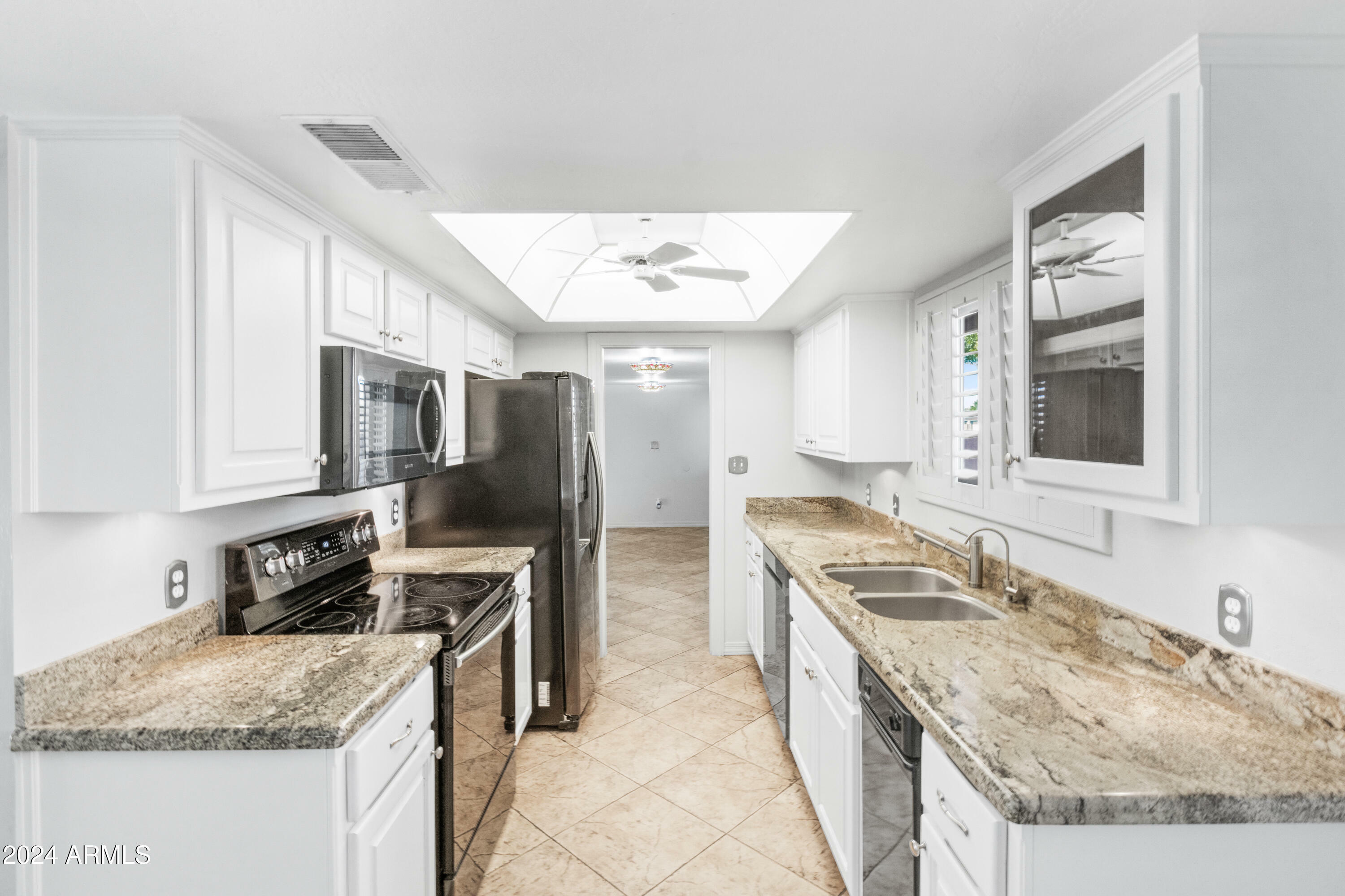 Property Photo: 1755 W Butler Drive AZ 85021