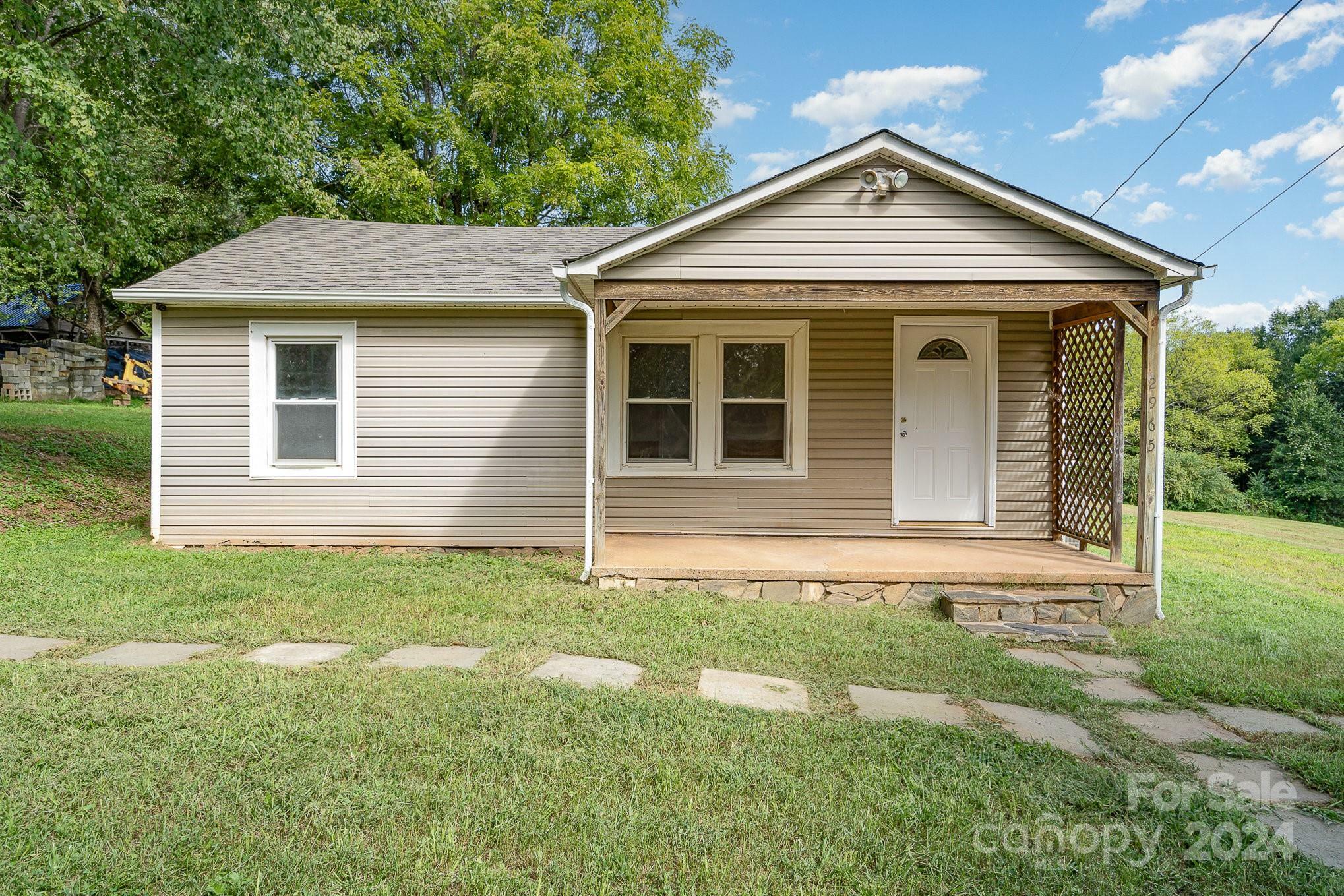 Property Photo:  2965 17th Avenue  NC 28658 