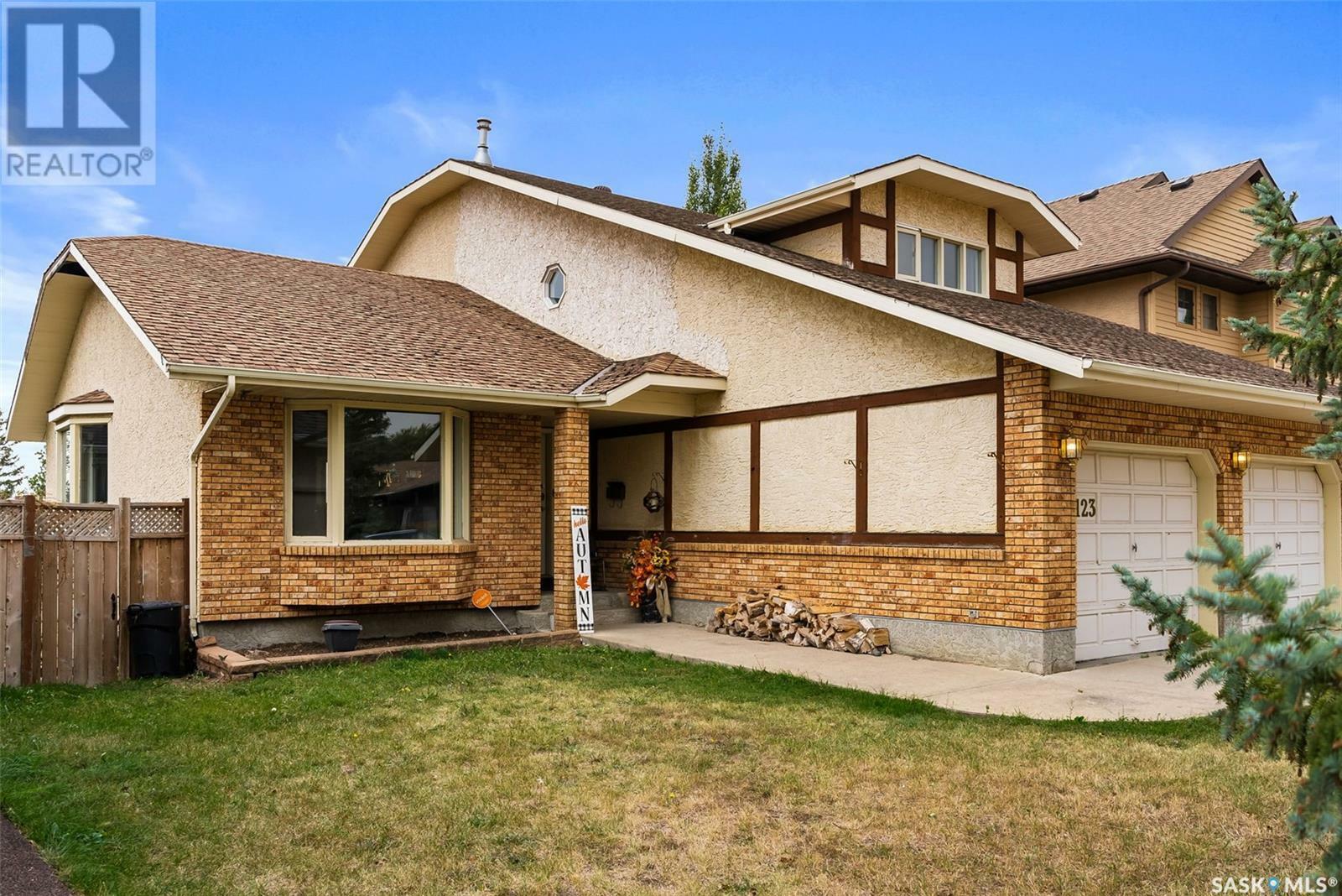 Property Photo:  8123 Kestral Drive  SK S4Y 1G7 