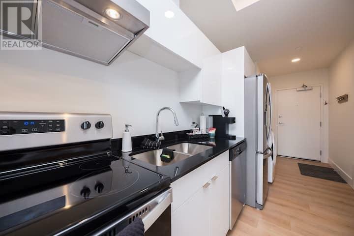 Property Photo:  444 St Paul Street 503  BC V2C 2J6 