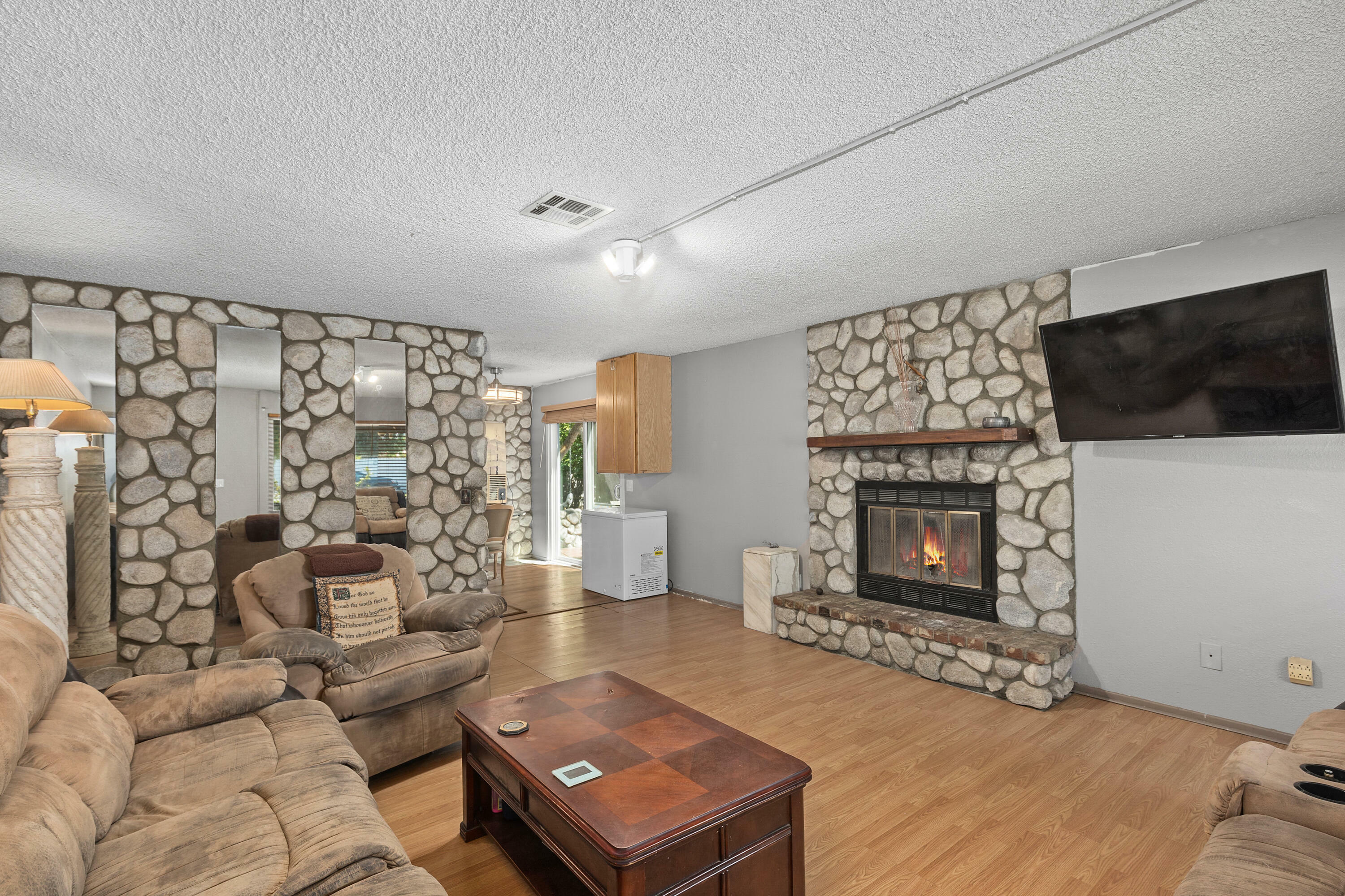 Property Photo:  2092 N N San Antonio Road  CA 92262 