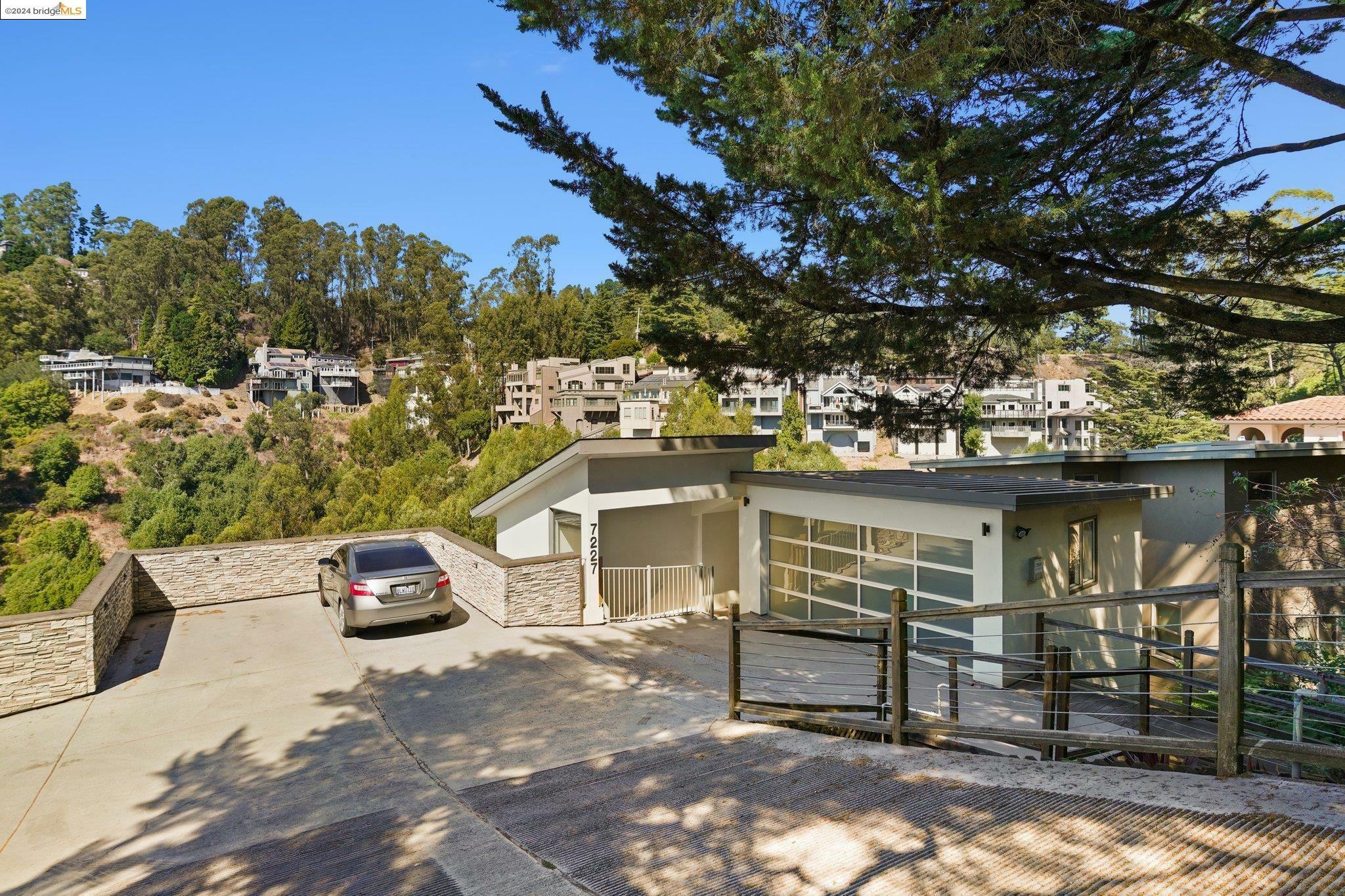 Property Photo:  7227 Skyline Blvd  CA 94611 