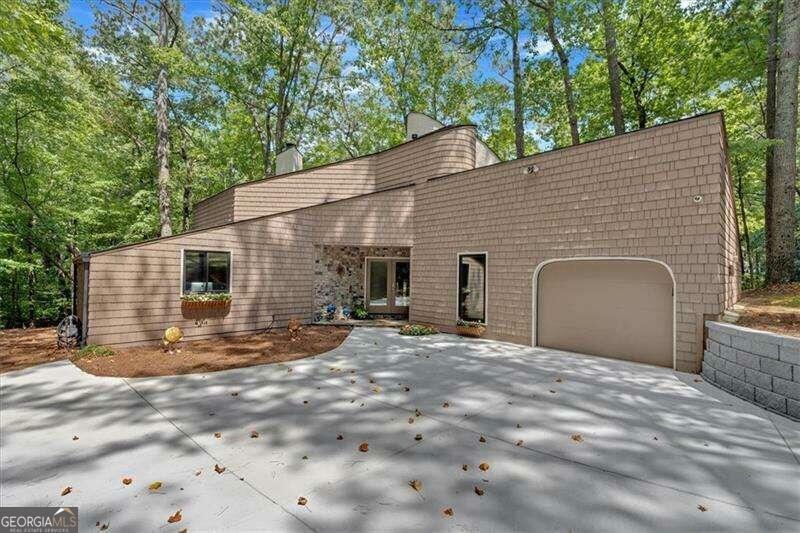 Property Photo:  4079 Southerland Drive  GA 30075 