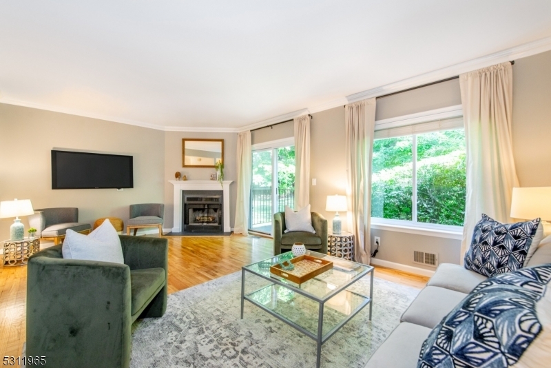 Property Photo: 19 Mount Vernon Sq NJ 07044