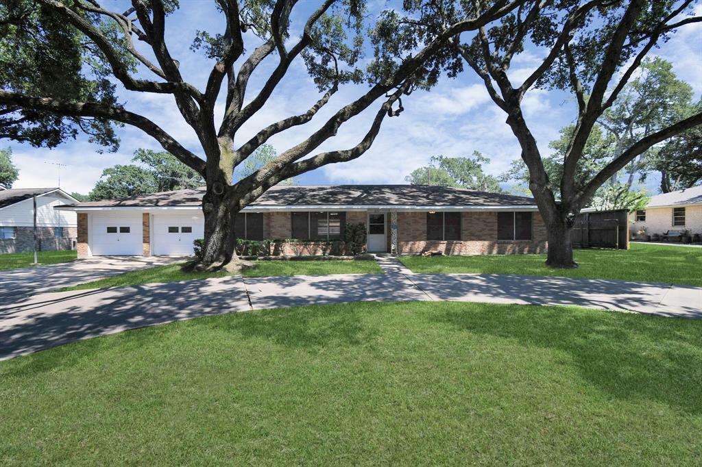 Property Photo:  873 N Fowlkes Street  TX 77474 