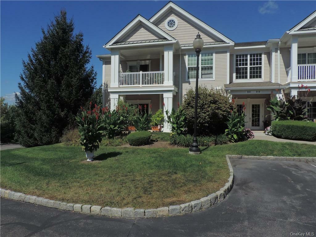 Property Photo:  907 Saratoga Lane  NY 12524 