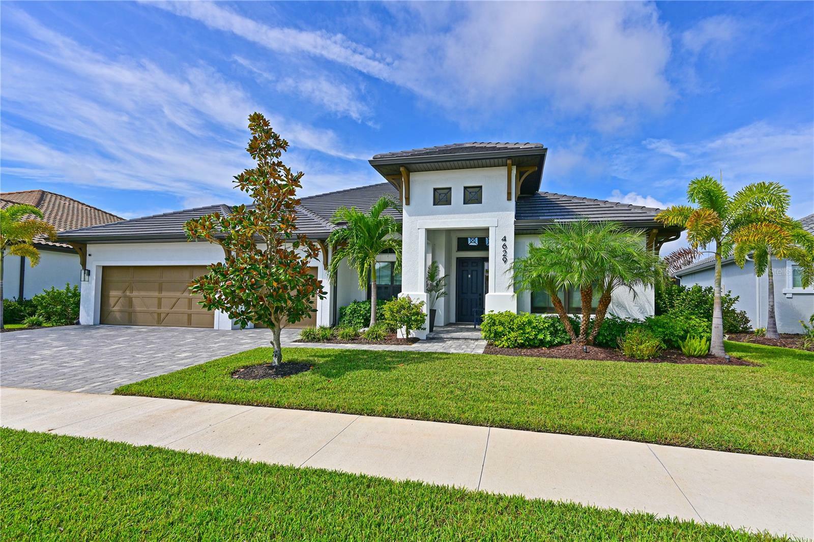 Property Photo:  4629 Antrim Drive  FL 34240 