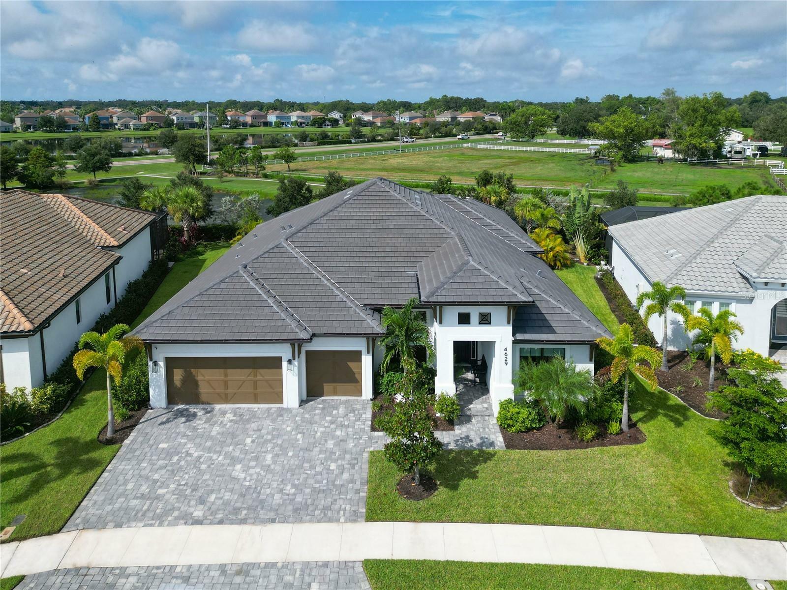 Property Photo:  4629 Antrim Drive  FL 34240 