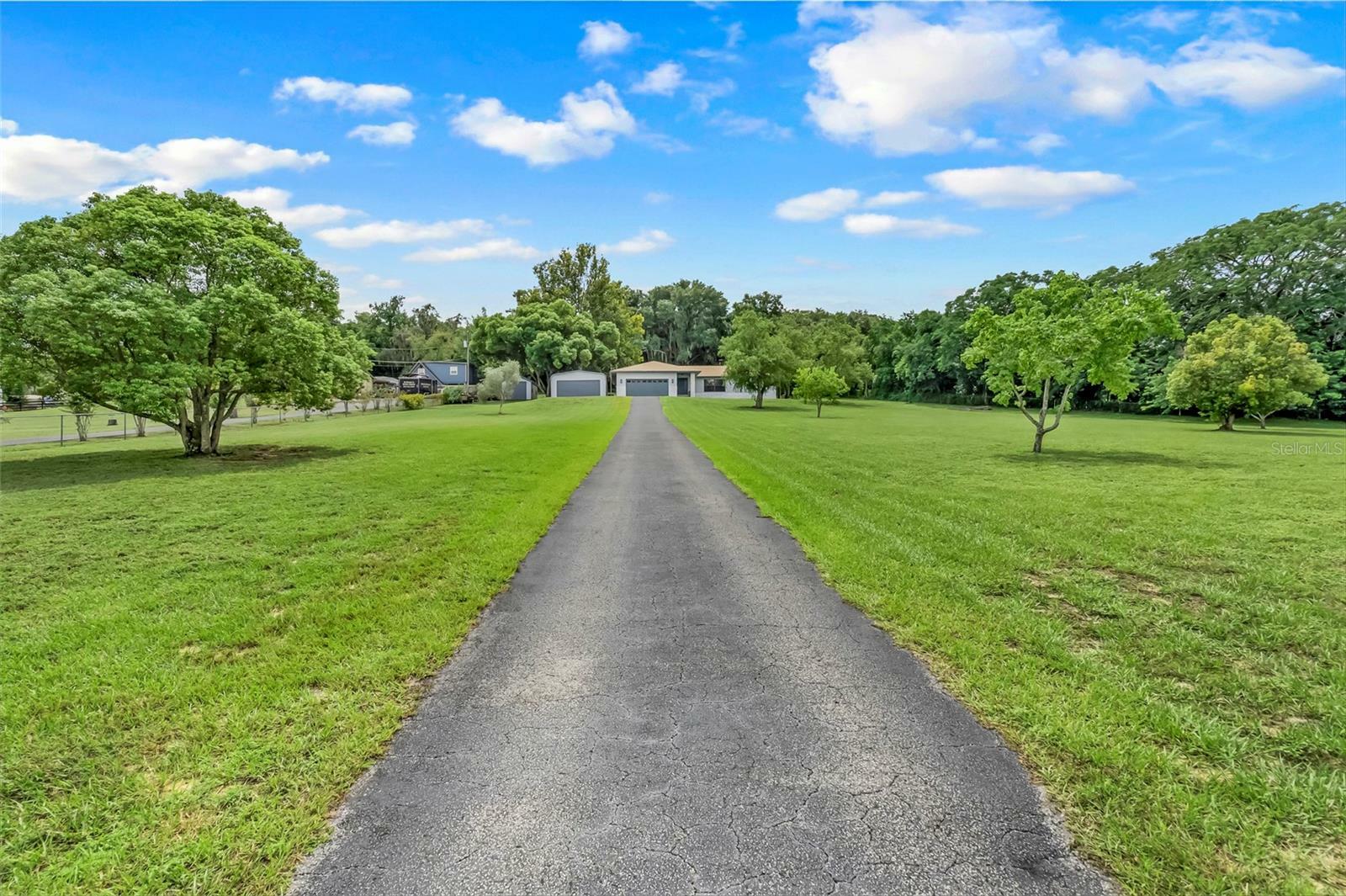 Property Photo:  10822 E Revels Road  FL 34737 