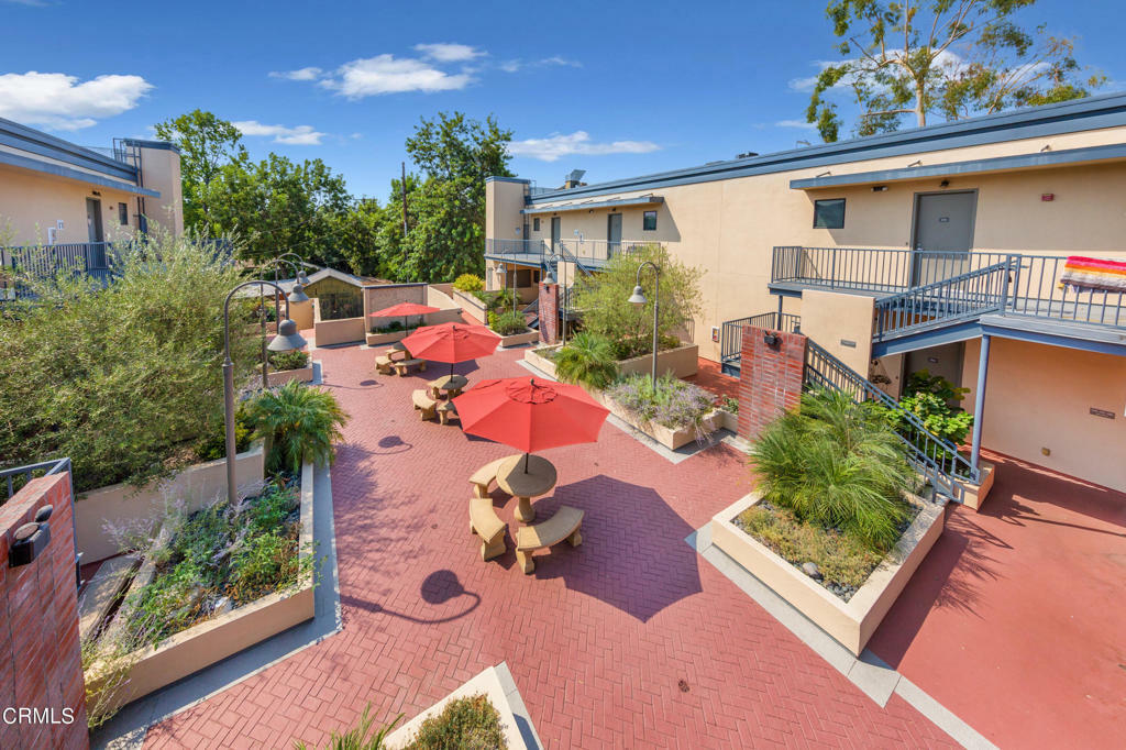 Property Photo: 909 El Centro Street 103 CA 91030