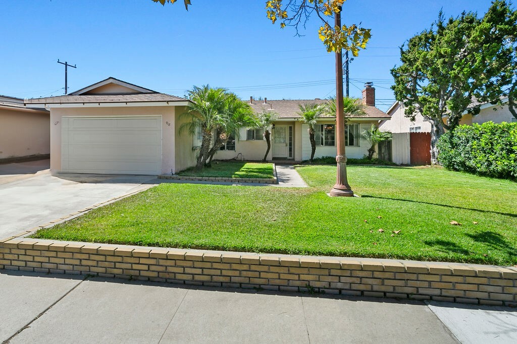 Property Photo:  918 S Deming Street  CA 92704 