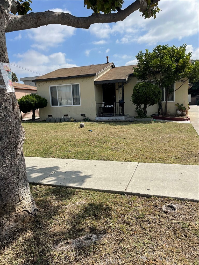 Property Photo:  12706 Doty Avenue  CA 90250 