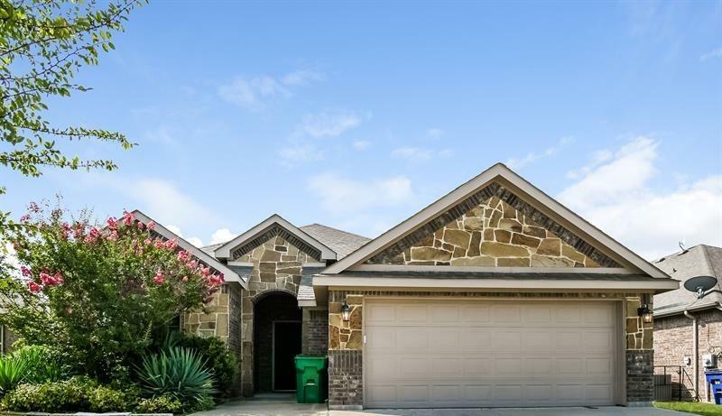 Property Photo:  208 Valley View Drive  TX 75167 