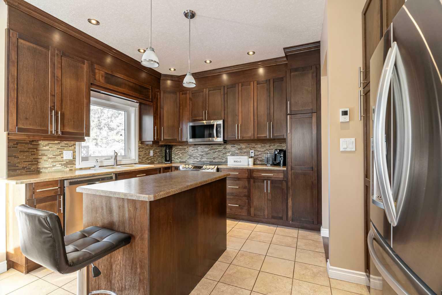 Property Photo:  140 Brosseau Crescent  AB T9K 2G8 