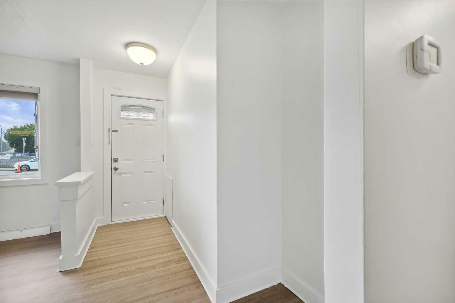 Property Photo:  1 Meadowview Road SW  AB T2V 1V9 