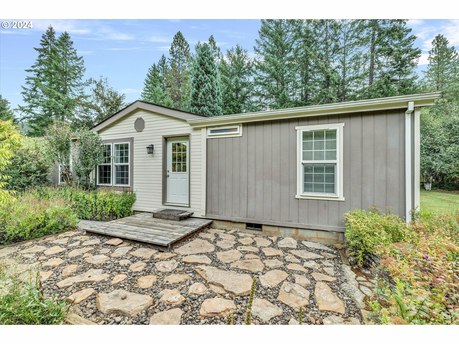 Property Photo:  14 Fir Tree Rd  WA 98672 