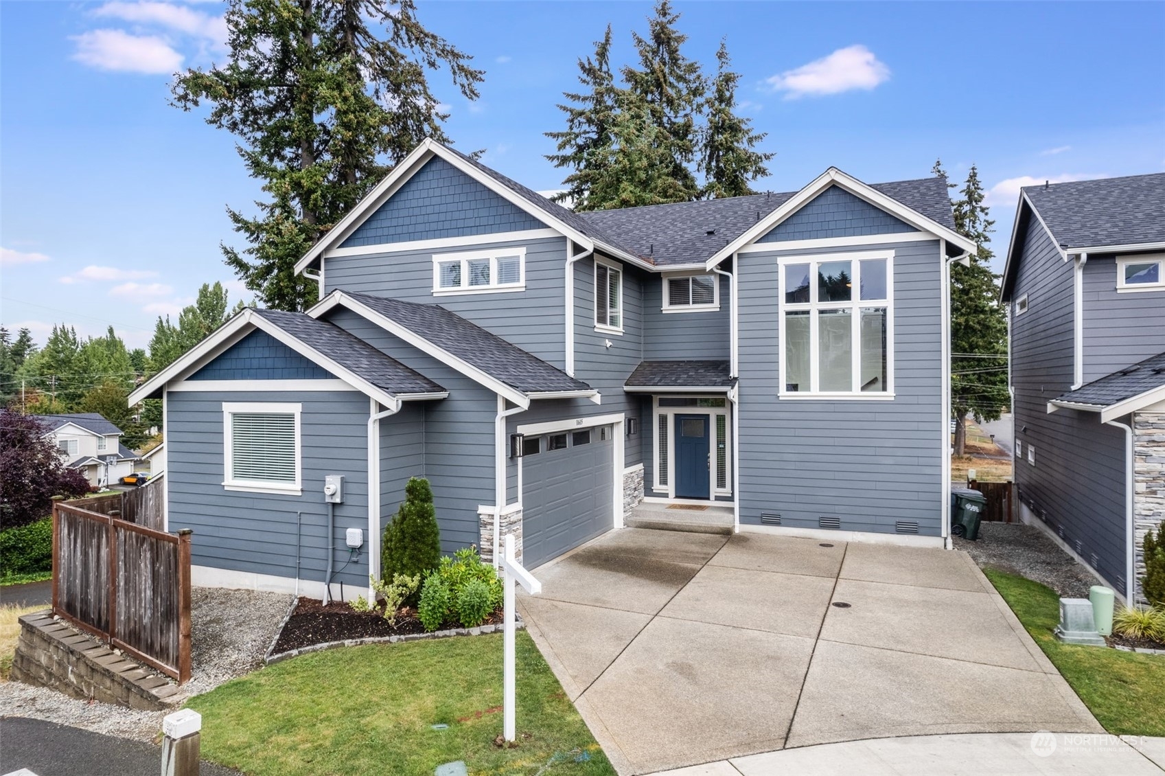 Property Photo:  10605 129th Street E  WA 98374 