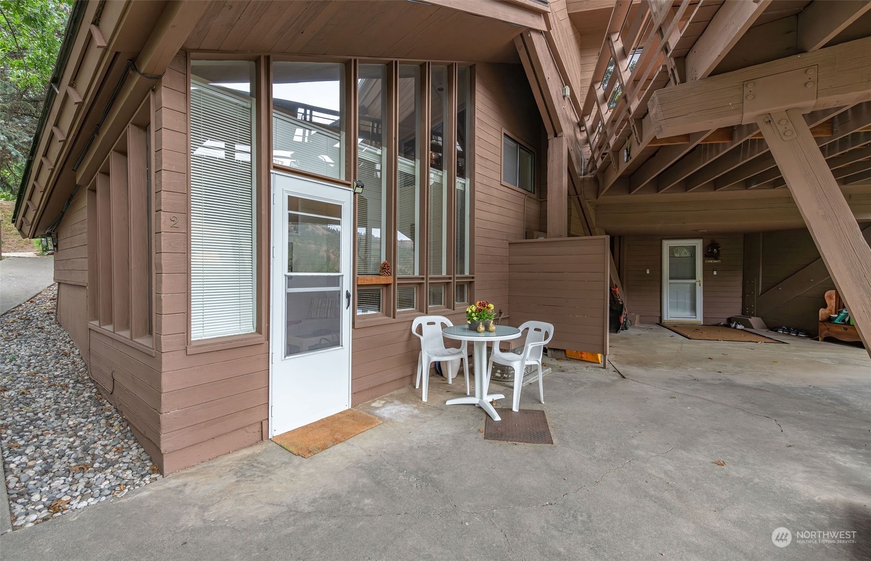 Property Photo:  2215 Hampton Rd 2  WA 98801 