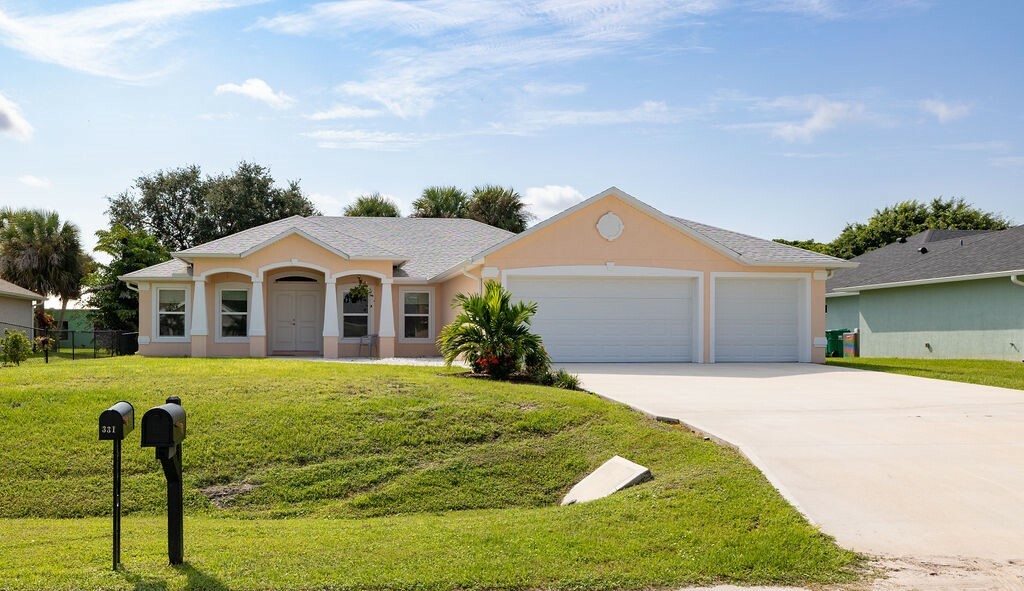 Property Photo:  331 Seaside Terrace  FL 32958 