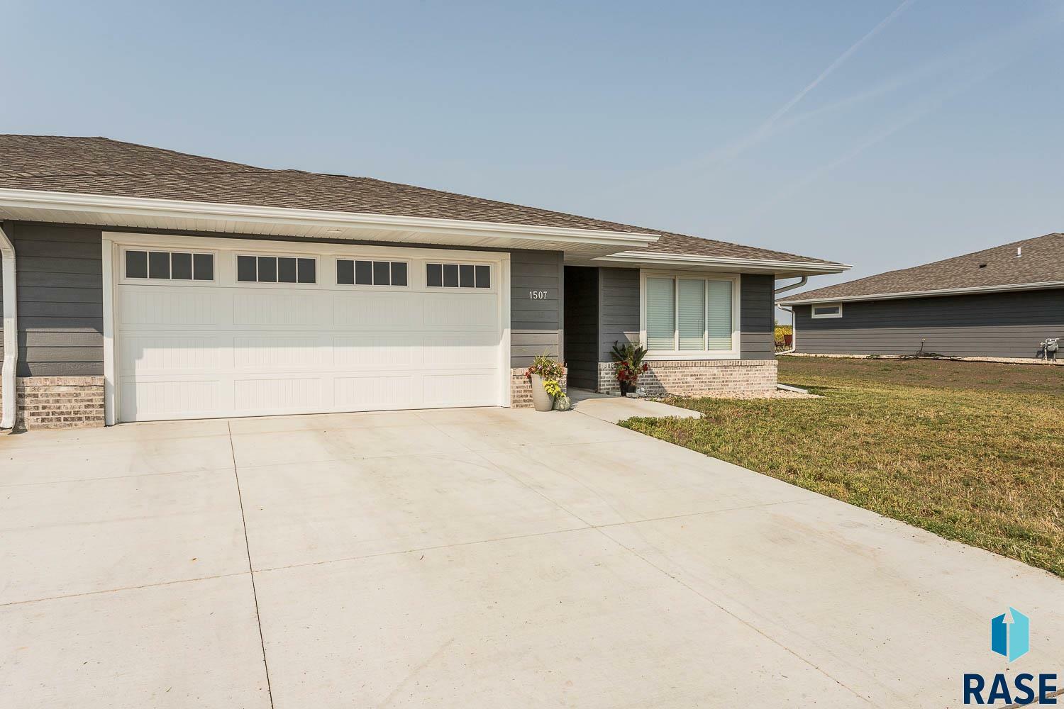 Property Photo:  1607 Neil Ave  SD 57022 