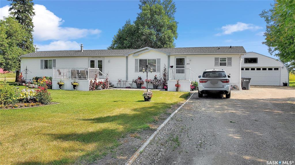 Property Photo: 800 3rd Avenue SK S0A 3W0