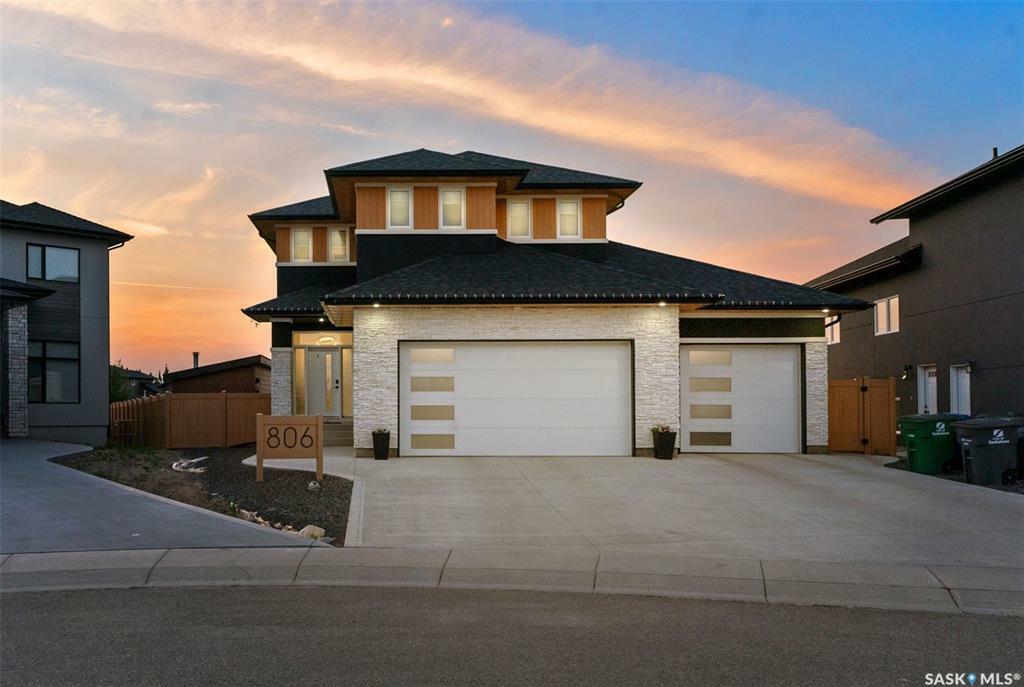 Property Photo:  806 Werschner Court  SK S7V 0G7 