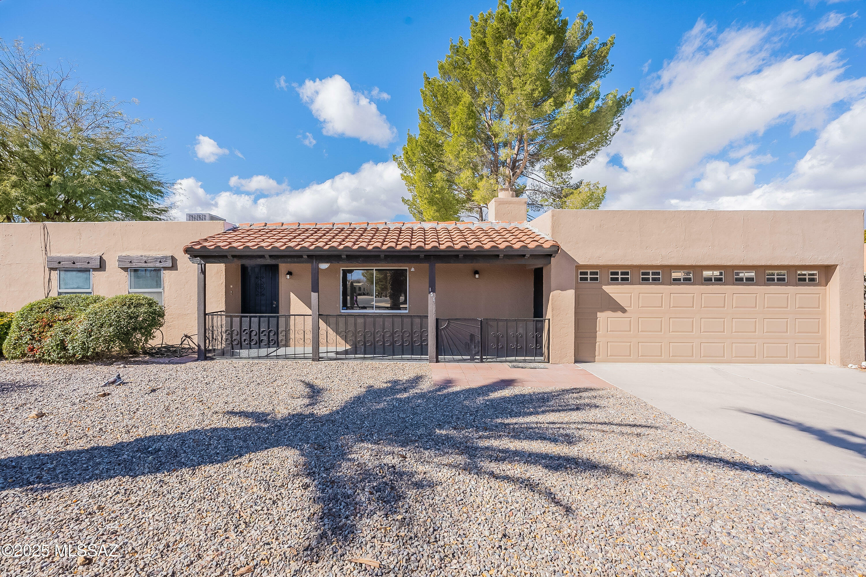 Property Photo:  151 E Santa Rebecca Drive  AZ 85614 