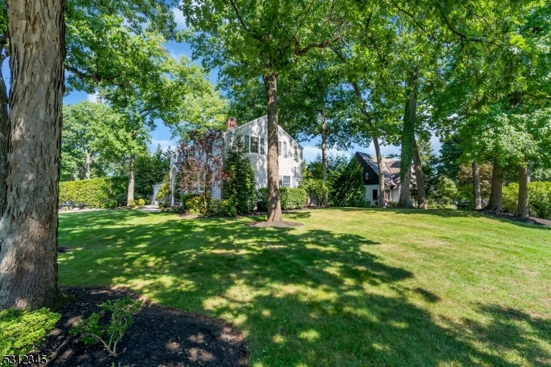 Property Photo:  650 Forest Ave  NJ 07090 