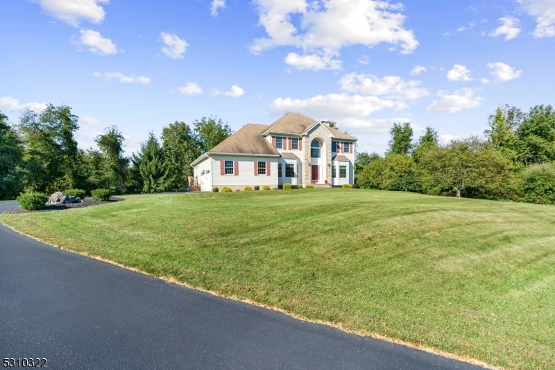 Property Photo:  2 Fox Hollow Way  NJ 07821 