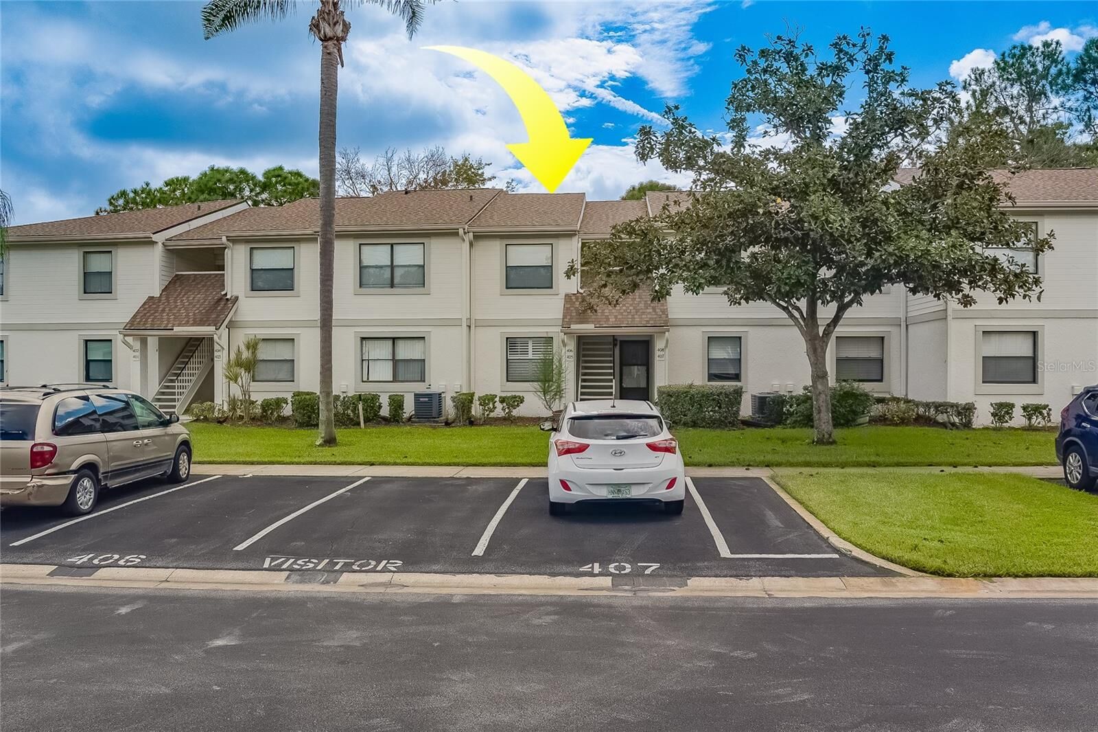 Property Photo: 406 Meadow Lane FL 34677