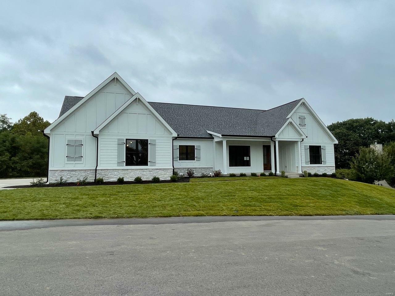 Property Photo:  17917 Homestead Bluffs Drive  MO 63005 