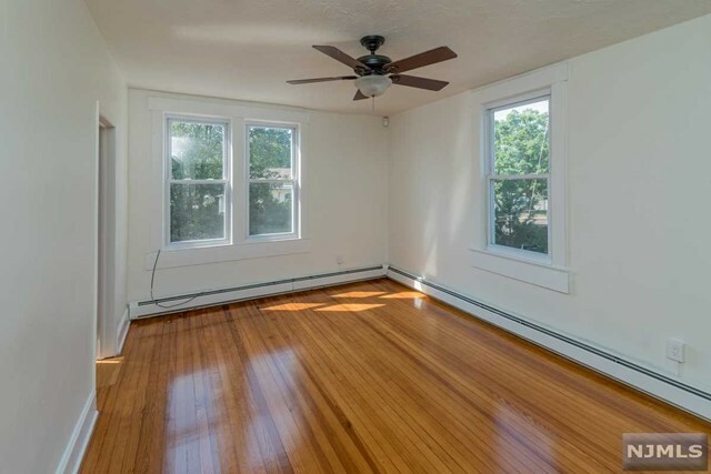 Property Photo:  140 West Allendale Avenue 2A  NJ 07401 