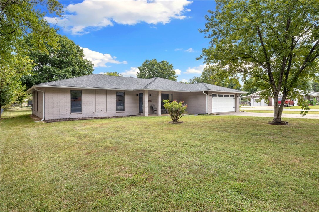 Property Photo:  205 Terry Avenue  AR 72764 