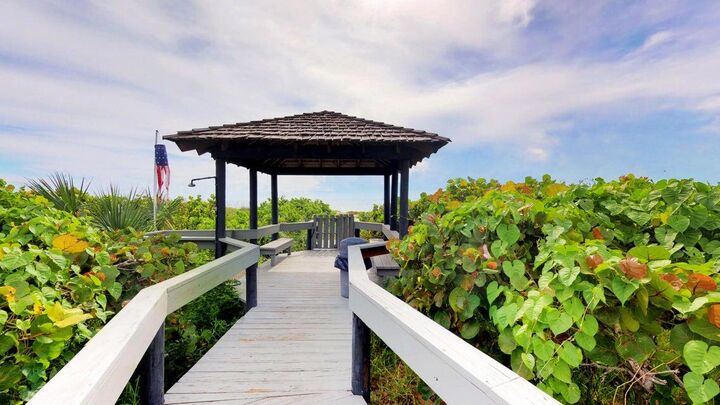 Property Photo:  2800 N Highway A1a 201  FL 34949 