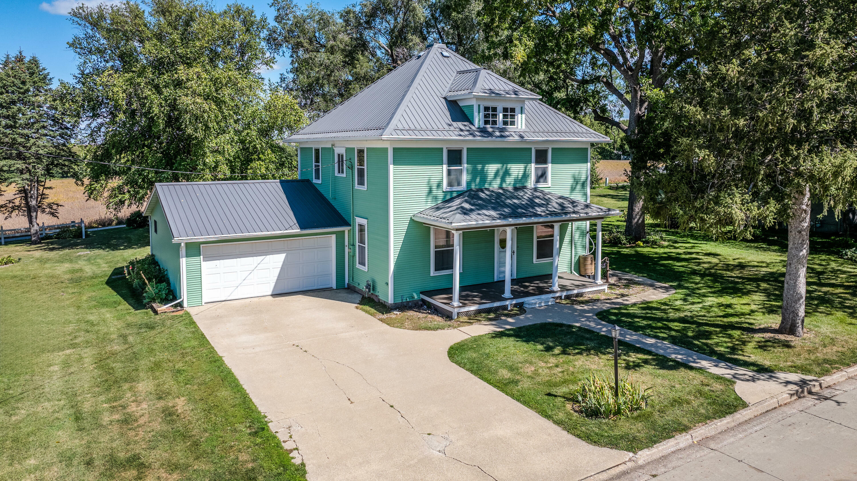 Property Photo: 2130 Park Street IA 51531