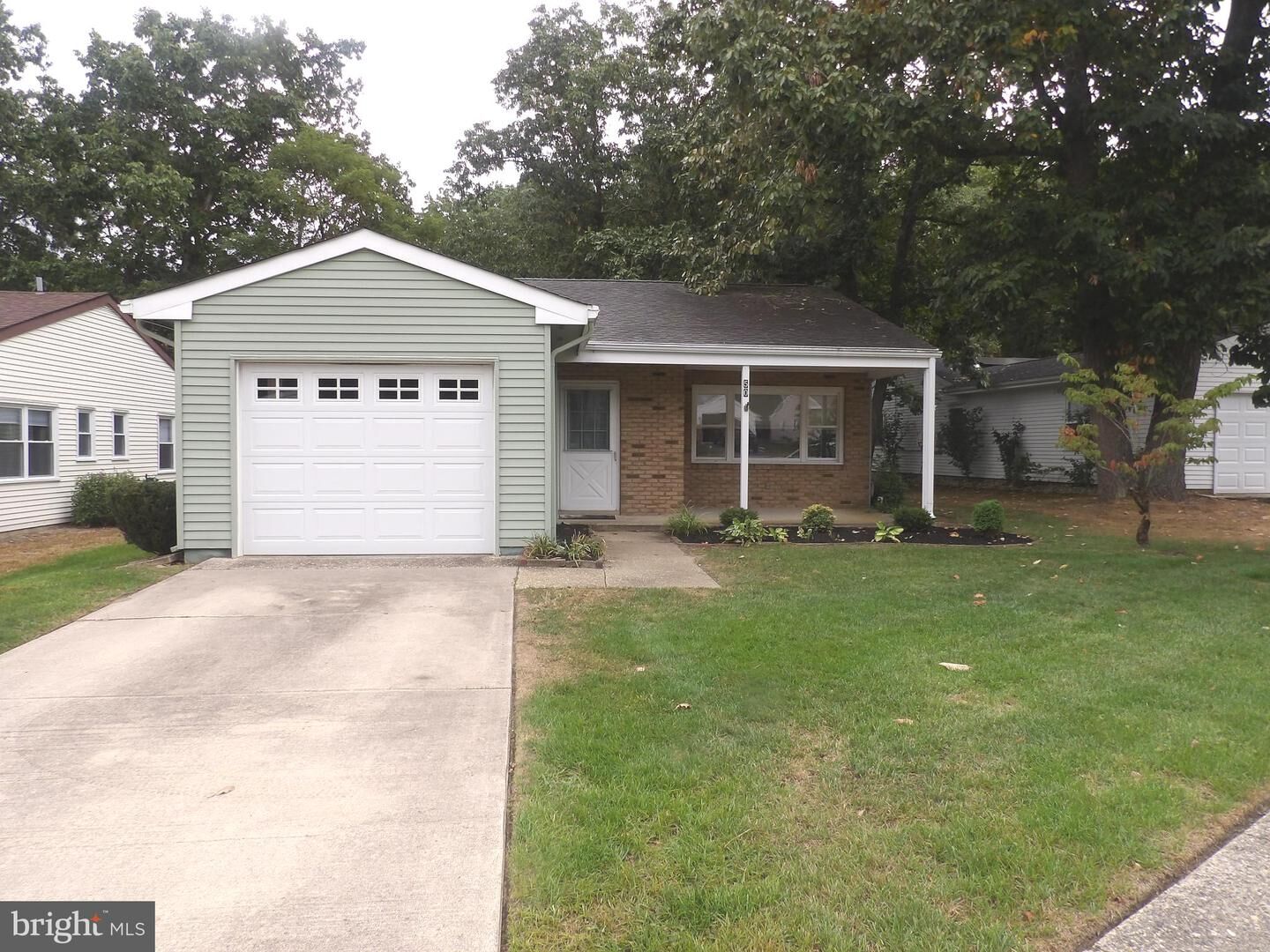 Property Photo:  50 Huntington Drive  NJ 08088 