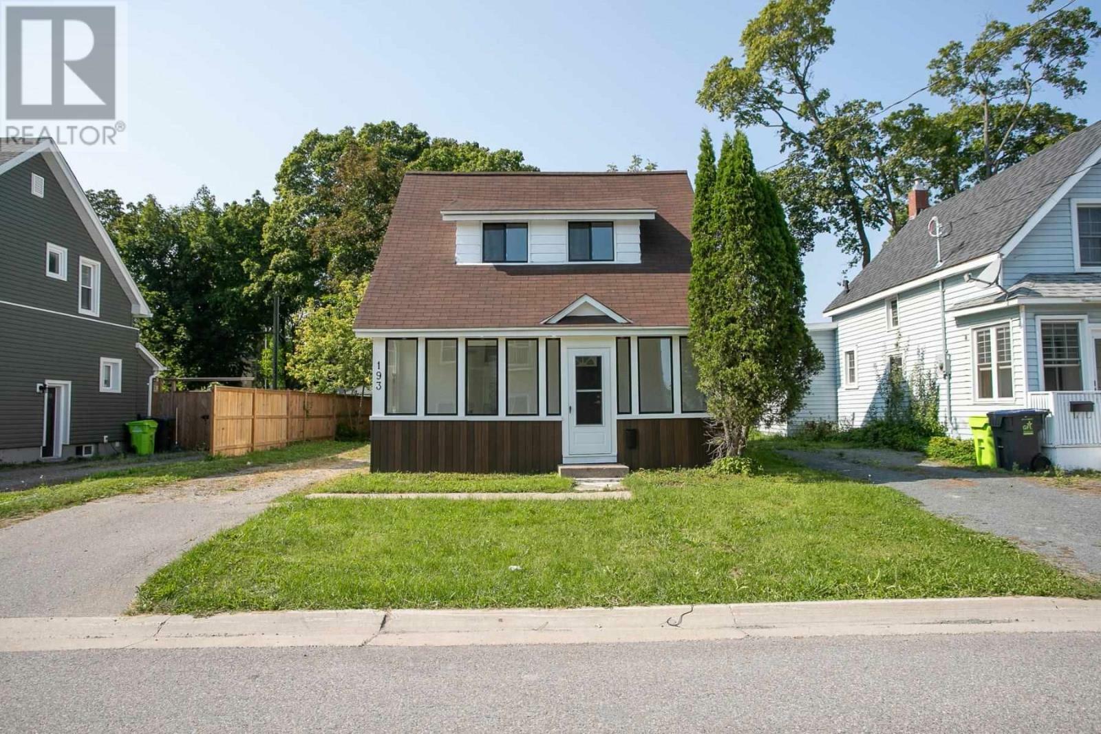 Property Photo:  193 Kohler St  ON P6A 3V2 