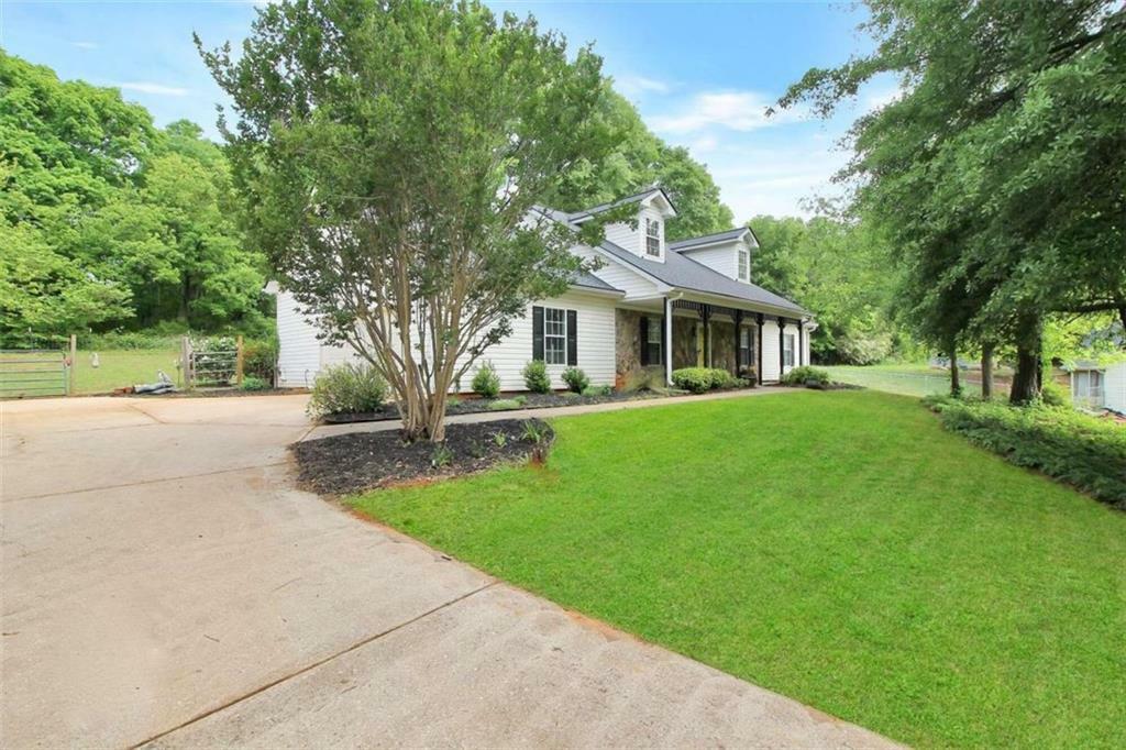 Property Photo:  306 Lyman Court  GA 30252 