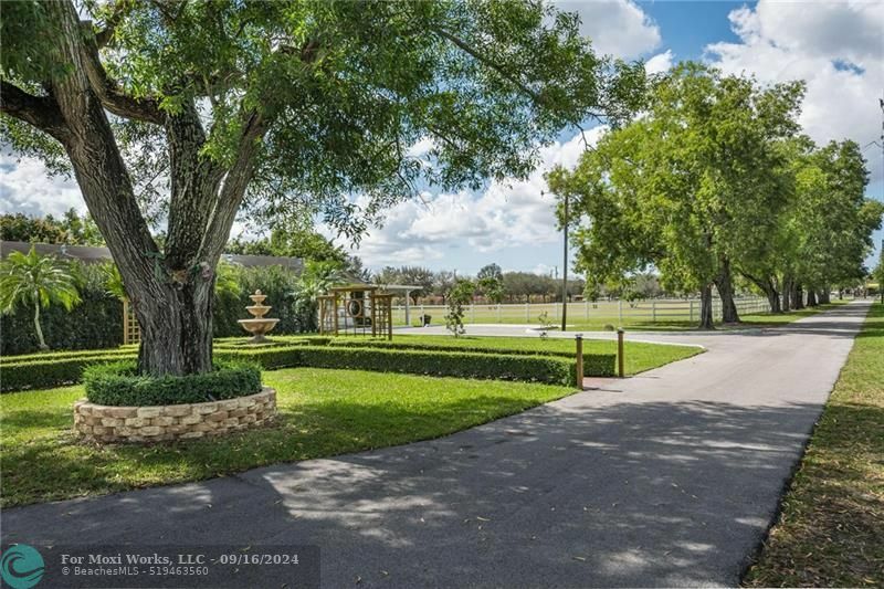 Property Photo:  4660 SW 148th Avenue  FL 33330 