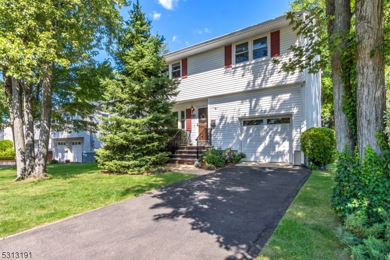 Property Photo: 837 Mohill Pl NJ 08854