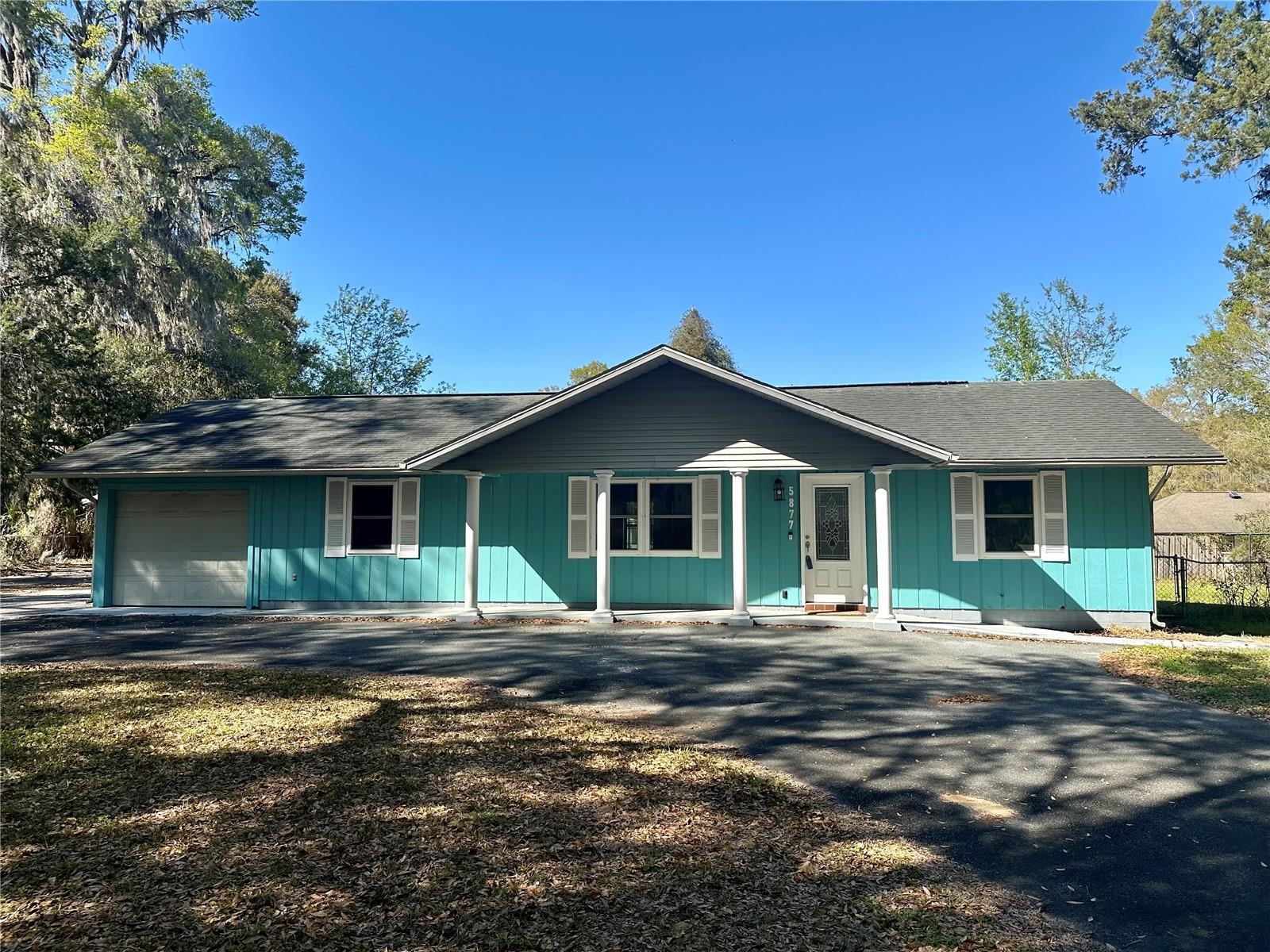 Property Photo: 5877 NW 64th Street FL 34482