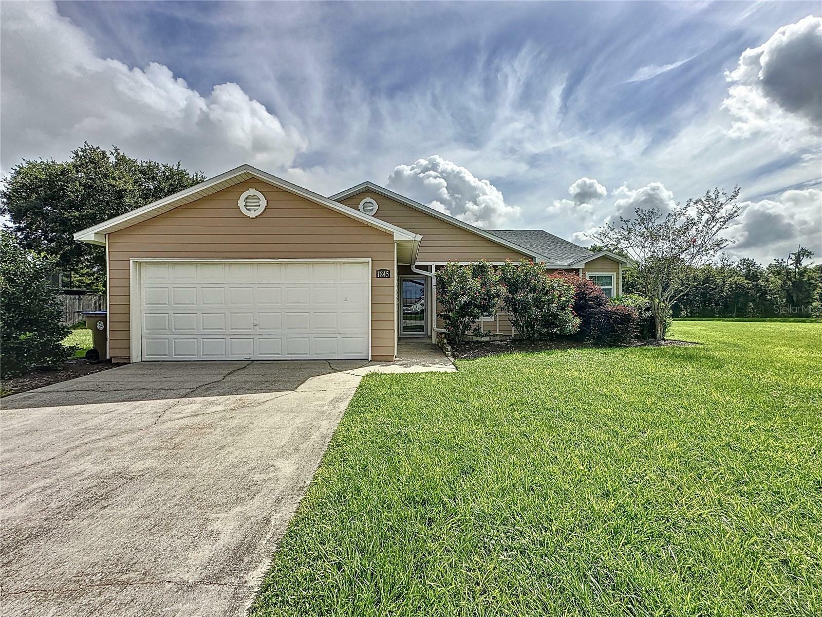 Property Photo:  1845 Orange View Ct  FL 34746 